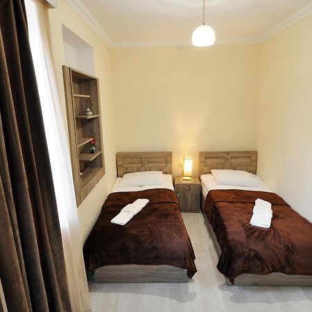 Guesthouse Family Тбилиси Стая снимка