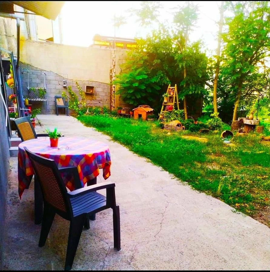 Guesthouse Family Тбилиси Екстериор снимка