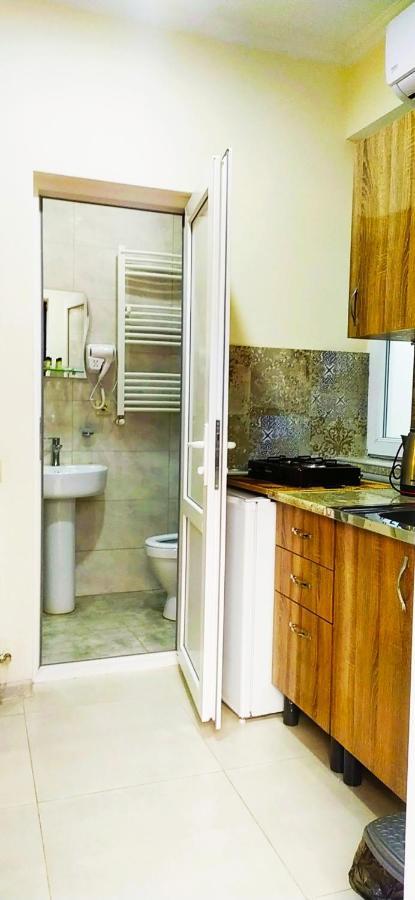 Guesthouse Family Тбилиси Стая снимка