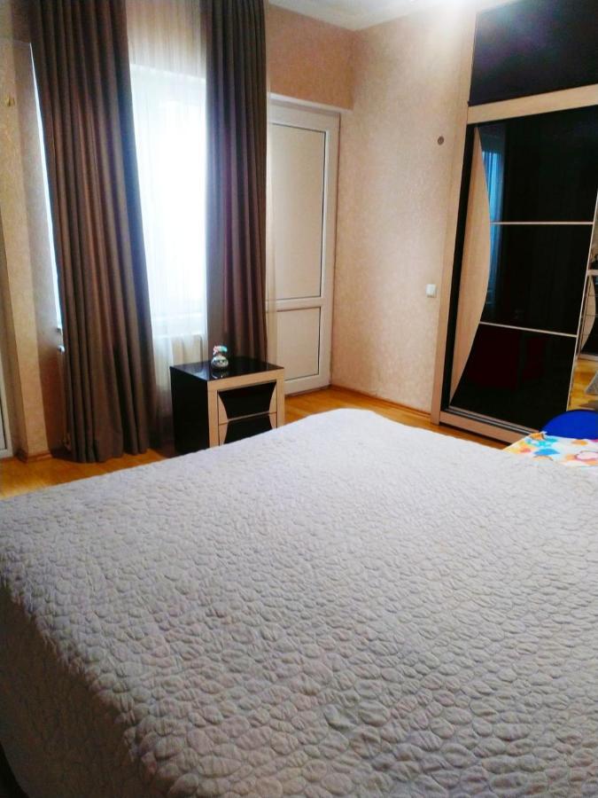 Guesthouse Family Тбилиси Екстериор снимка