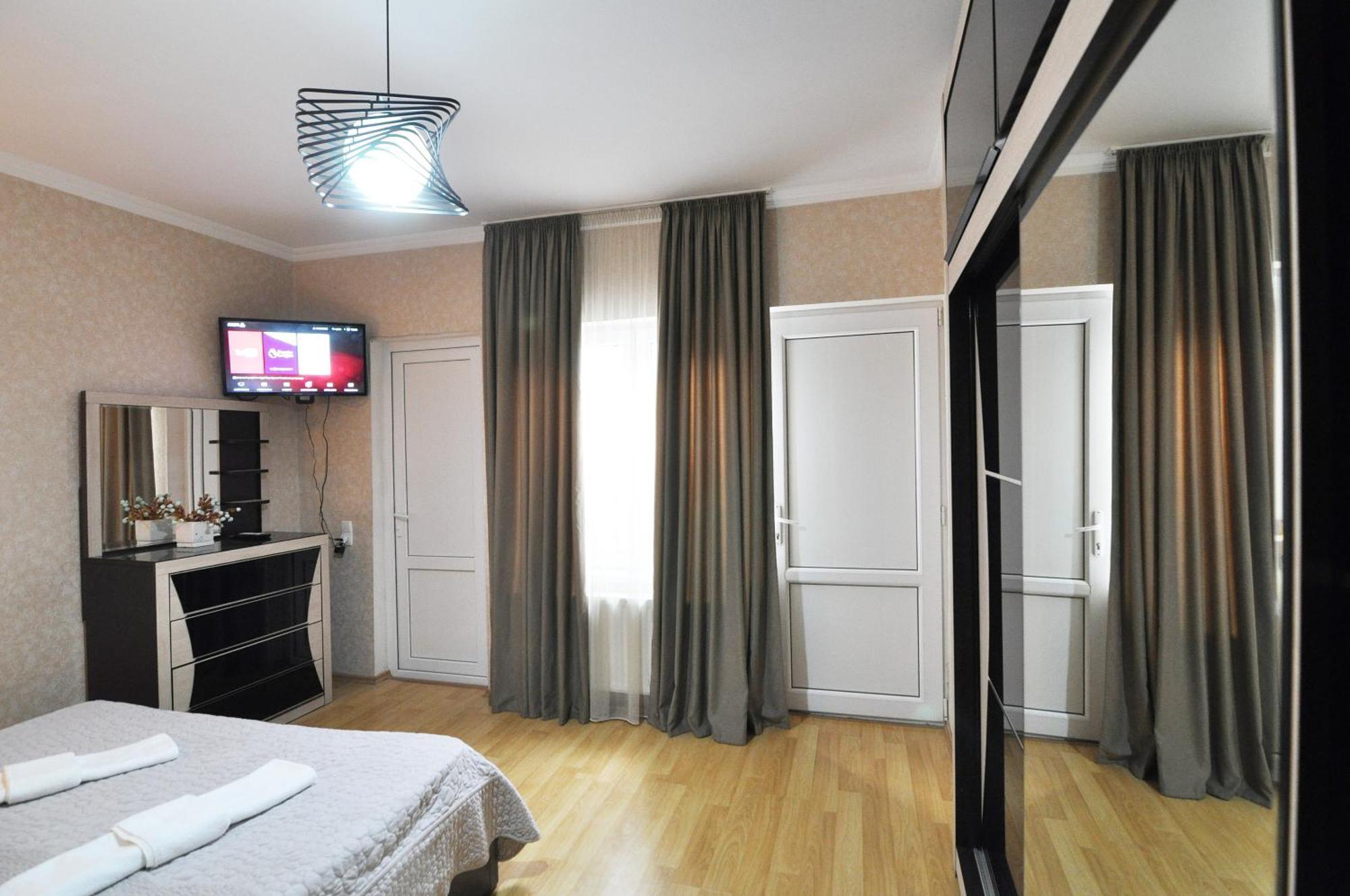 Guesthouse Family Тбилиси Стая снимка