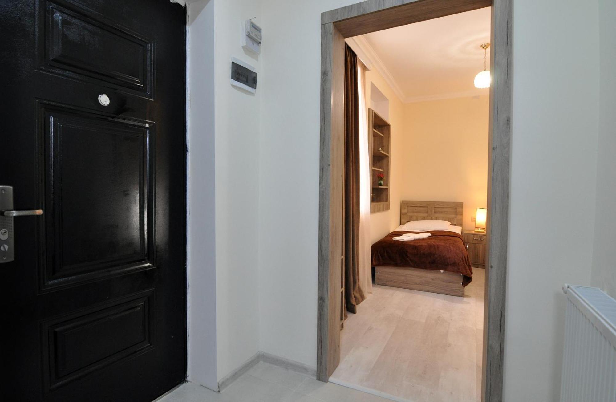 Guesthouse Family Тбилиси Стая снимка