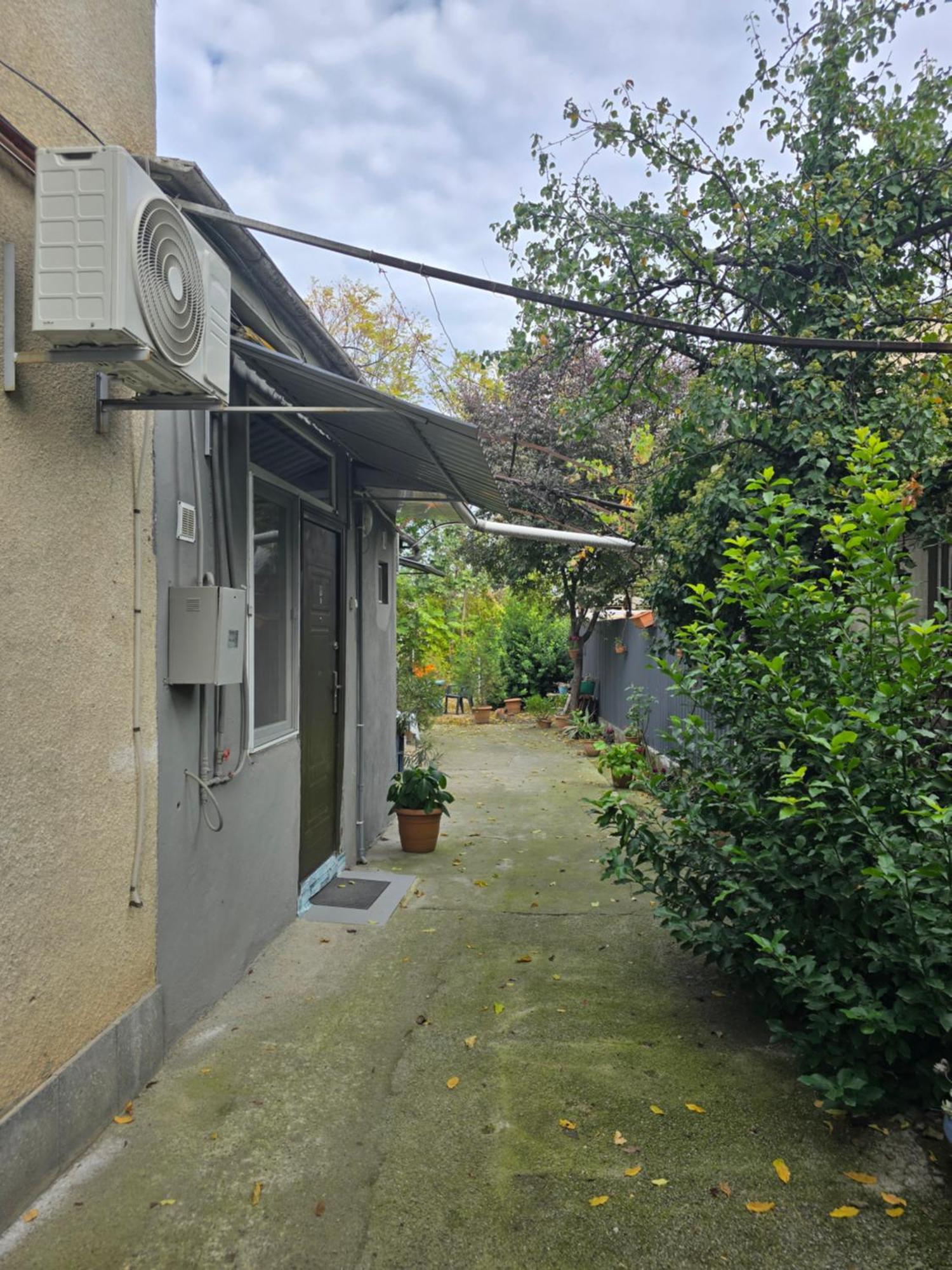Guesthouse Family Тбилиси Екстериор снимка