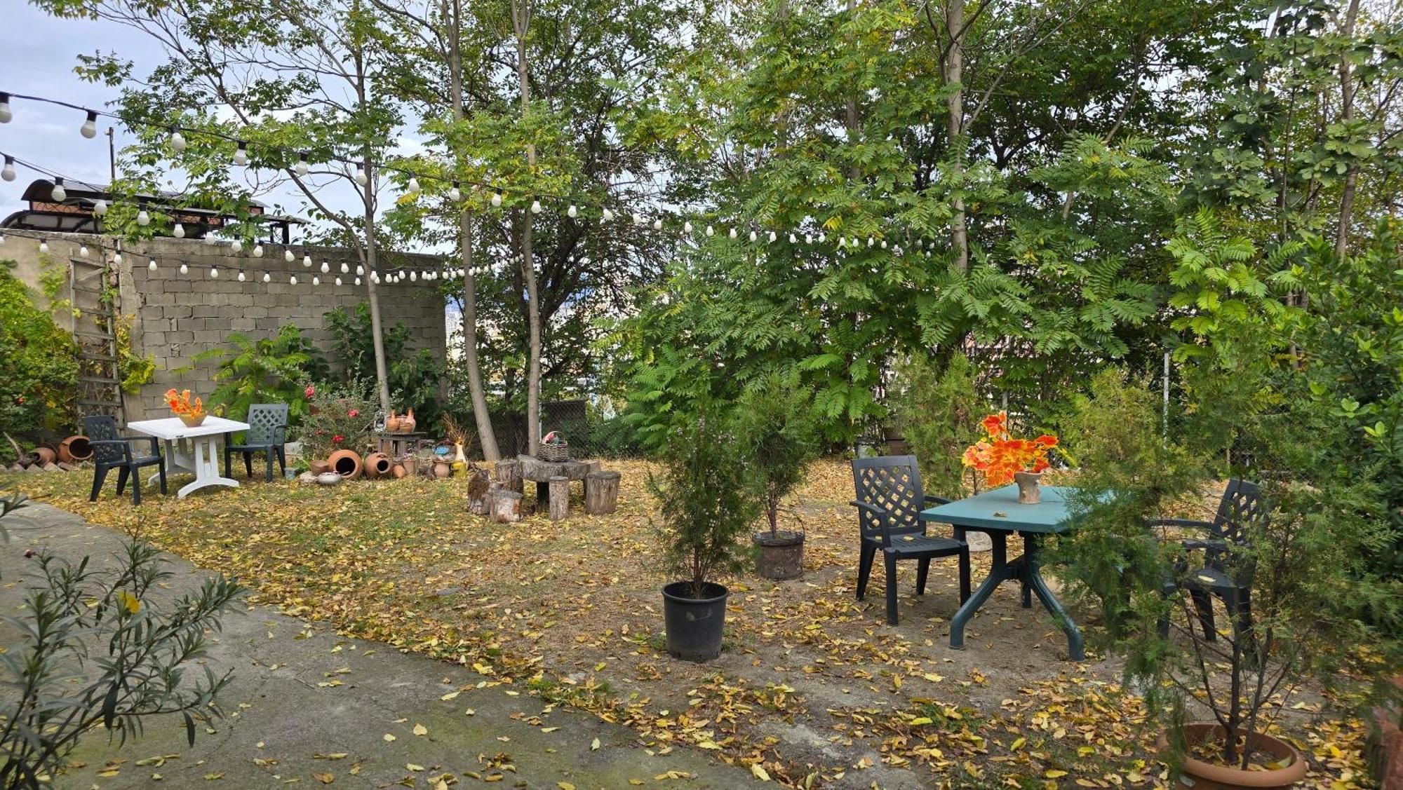 Guesthouse Family Тбилиси Екстериор снимка