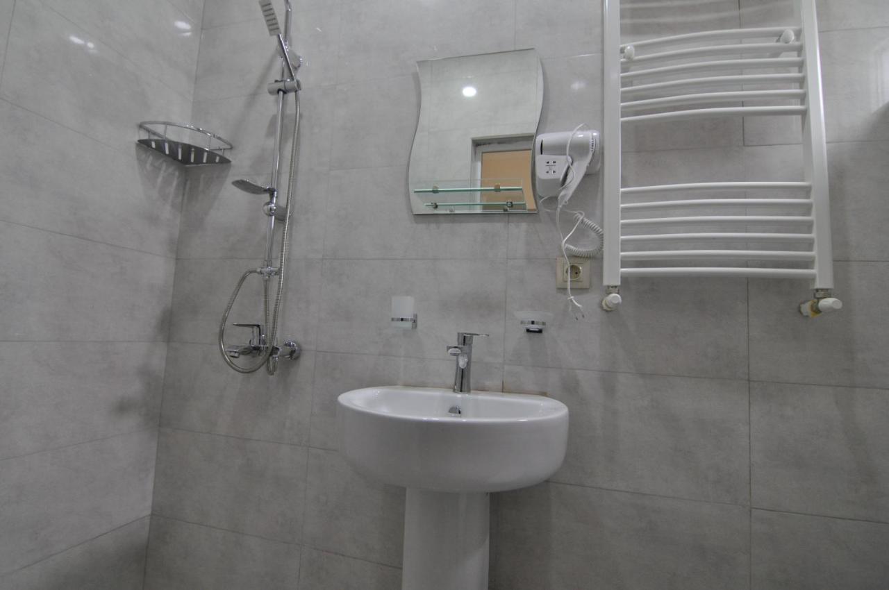 Guesthouse Family Тбилиси Екстериор снимка